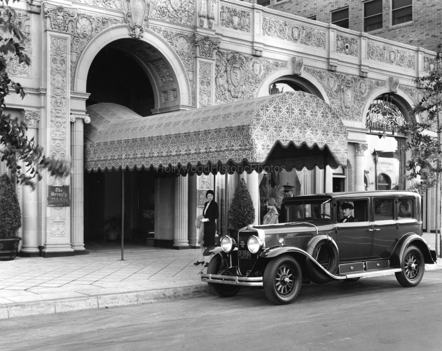 Beverly Wilshire Hotel 1929 1 Entrance.jpg